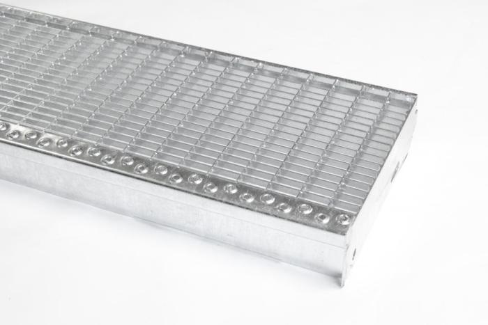 Schodišťové stupně 800x305/30x10