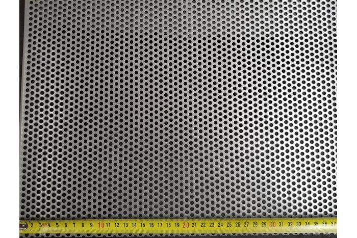 Děrovaný plech Rv 4.5-7 ocel