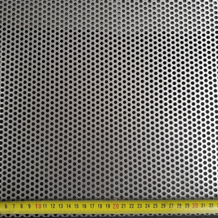 Děrovaný plech Rv 4.5-7 ocel